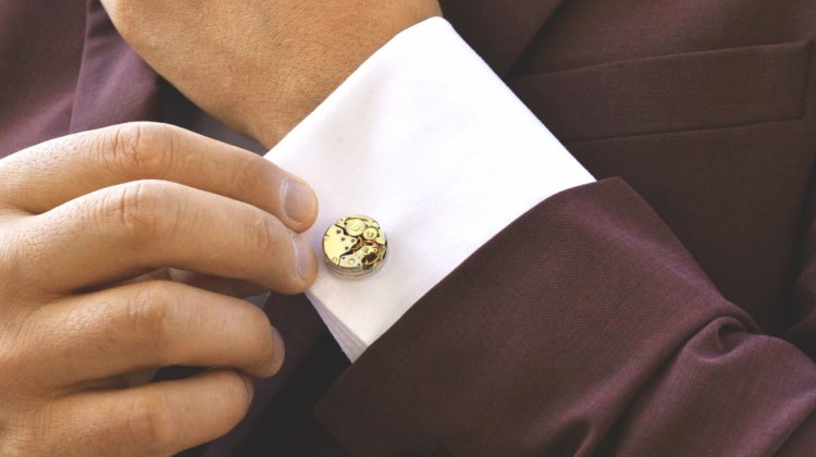 Butonii personalizati, cele mai elegante si discrete bijuterii pentru barbati