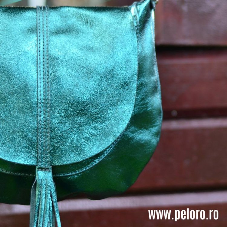 Alege gentile din piele naturala de la Peloro.ro si ofera tinutelor tale un detaliu spectaculos