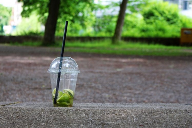 CE NEVOI ACOPERA PAHARELE DE PLASTIC?