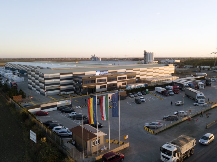 Isopan, peste 15 milioane de m² de panouri metalice termoizolante distribuiți în 73 de țări, pe 4 continente