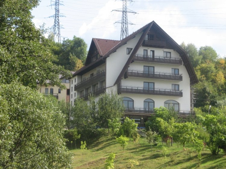 AQVILA CLUB**** din RUCĂR a devenit primul şi singurul complex turistic din România afiliat la Organizaţia Mondială a Turis