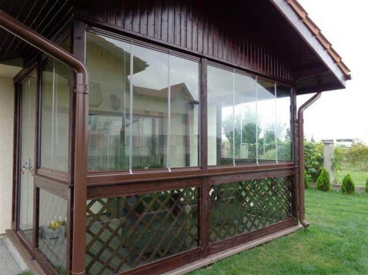 Servicii de inchidere balcon cu sticla glisanta si inchidere terasa cu sticla glisanta