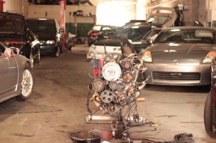 Ce reguli de protecție a muncii trebuie respectate într-un service auto