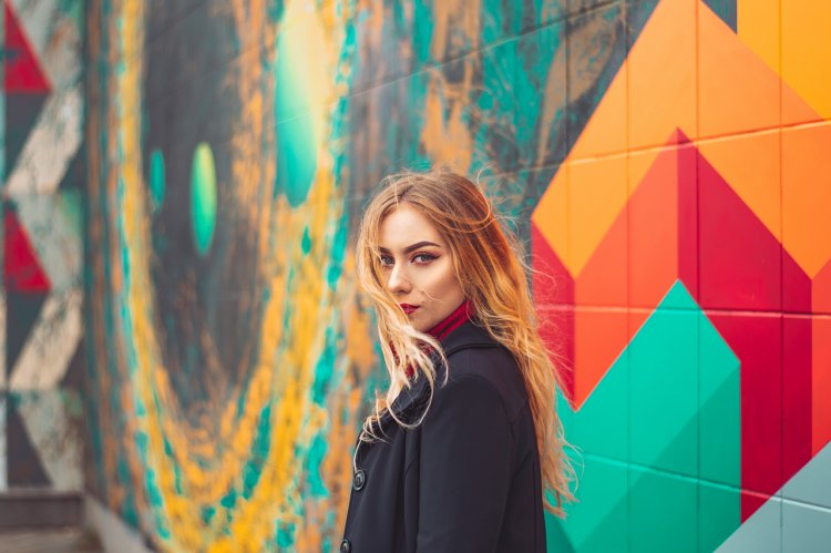 Ce este stilul urban glam și cum îl poți adapta în diverse ocazii?