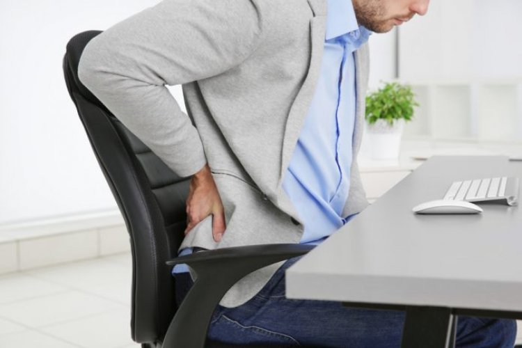 6 pericole la care ne expune munca la birou