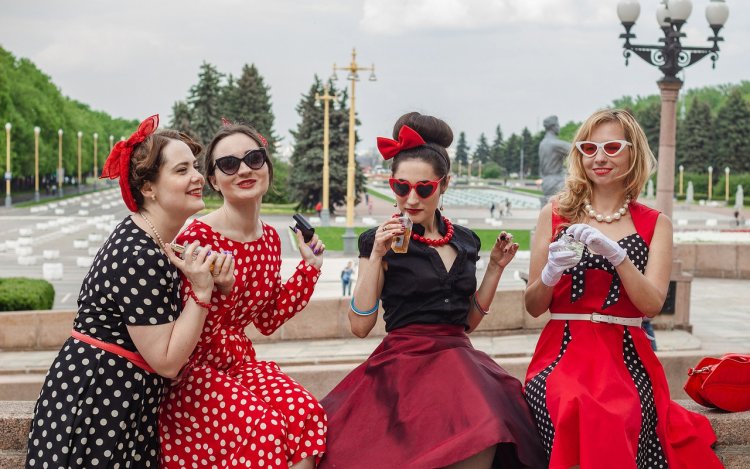 5 trenduri ale anilor '50 la modă astăzi