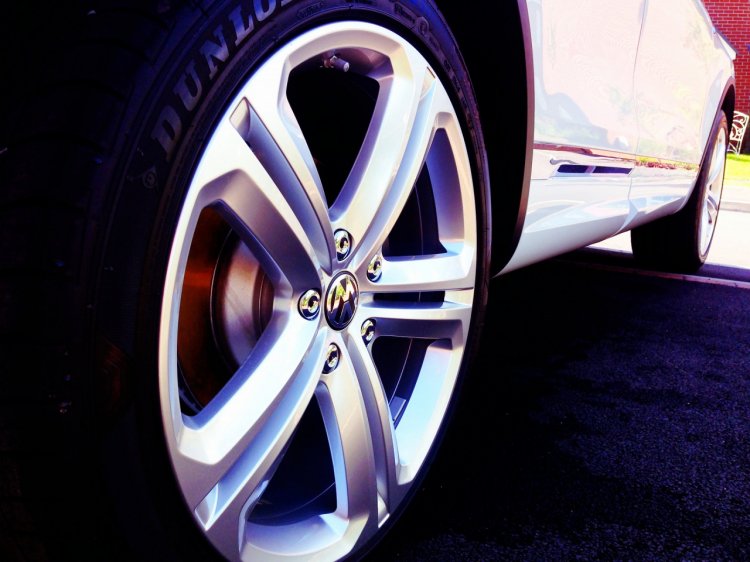 Cum să comanzi cauciucuri perfecte pentru maşina ta? 4 sfaturi de la specialiştii auto