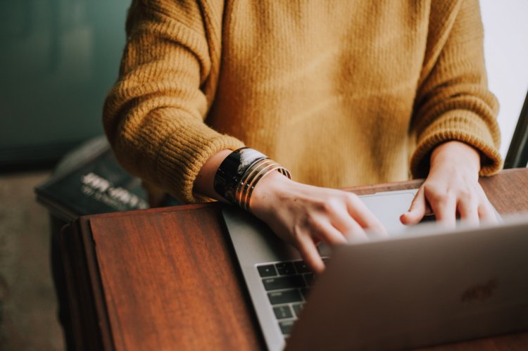 Cum comand online manuale școlare?