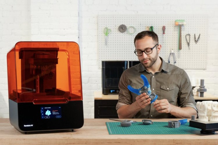 iMAKE3, primul reseller de imprimante 3D din România, te plimbă pas la pas prin istoria fabricării aditivate