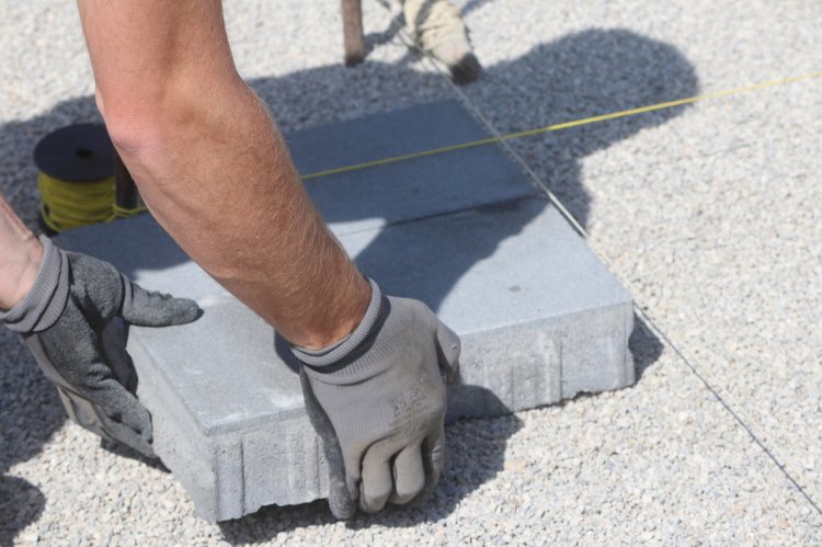 Cele mai importante avantaje ale pavelelor din beton vibropresat