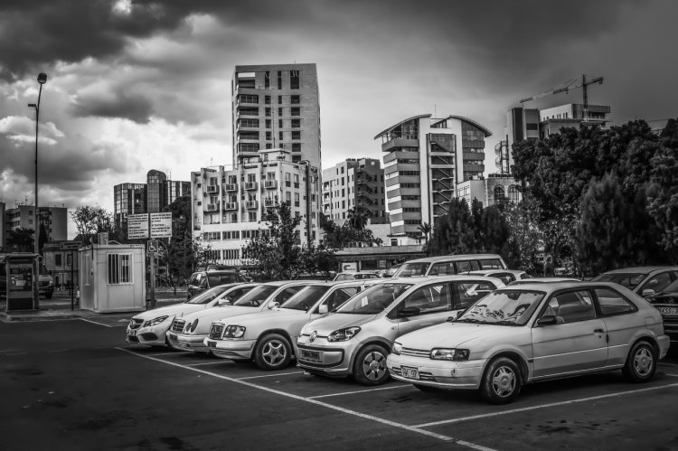 Cât costă să demarezi un business cu parcări private în România?