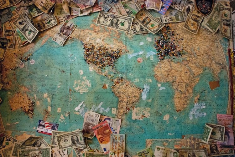 5 trucuri pentru a economisi bani când călătorești