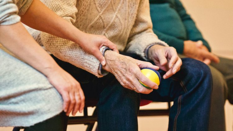 Cele mai bune cămine de bătrâni din care să alegi