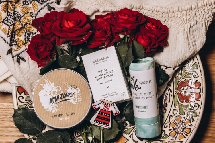Cosmetice sustenabile și îngrijire naturală - viitorul ritualului de frumusețe