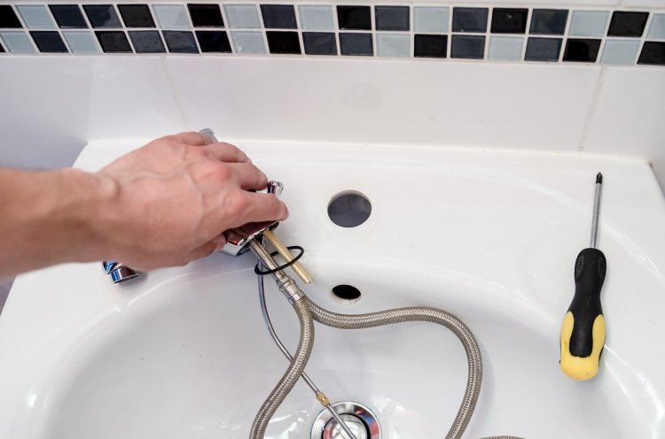 Beneficiaza de serviciile unui electrician autorizat ANRE la orice ora