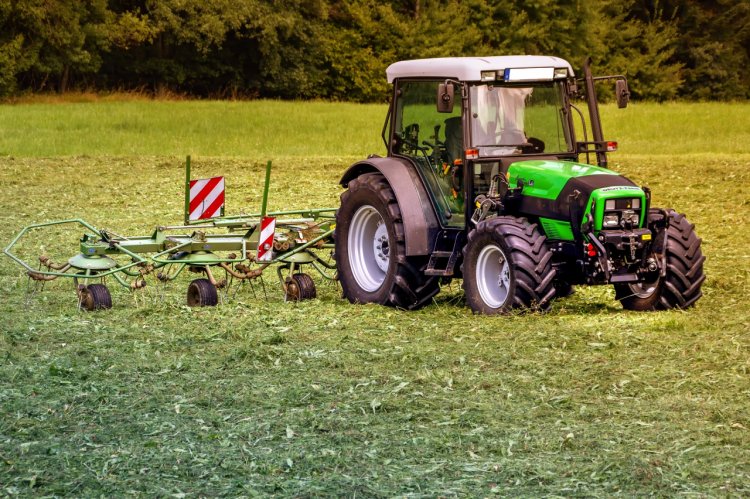 Cum alegi piesele de schimb pentru tractor: Top 4 criterii esențiale