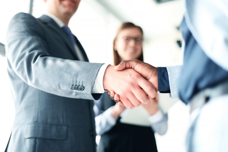 7 lucruri pe care trebuie să le faci înainte de a-ți deschide o firmă