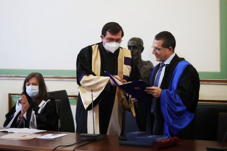 Maratonul profesional desfășurat la București de elita stomatologiei