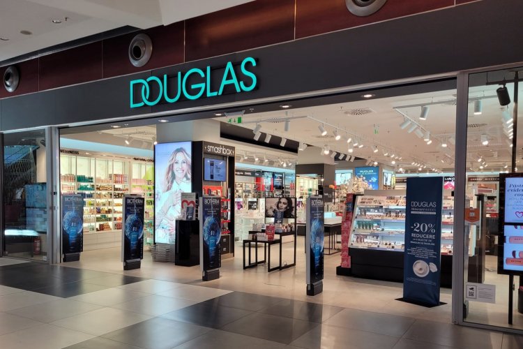 DOUGLAS deschide trei magazine noi in Romania
