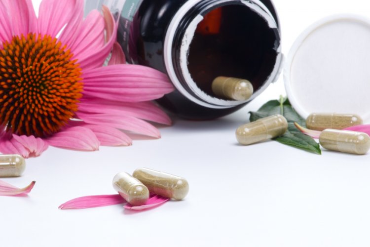 10 remedii naturiste recomandate în caz de gripă și răceală