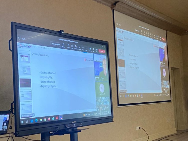 1.000 de clase, din peste 200 de școli și licee din România, dotate cu tehnologie pentru educație digitală