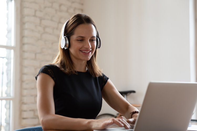 Cu ce te poate ajuta un asistent virtual?