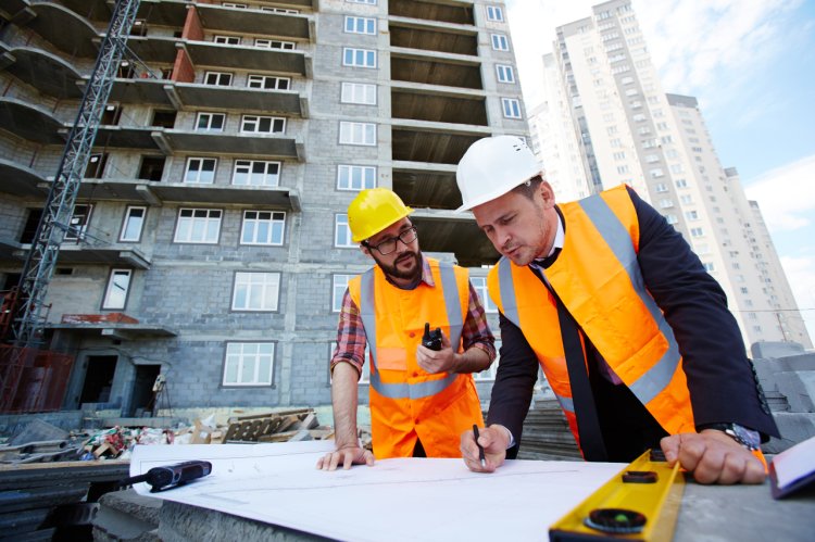 Cum ne ajută o platformă să alegem un constructor?