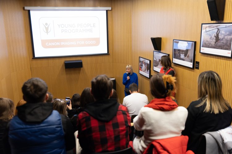Canon a dezvăluit publicului proiectele fotografice realizate de adolescenții din Programul Canon dedicat Tinerilor