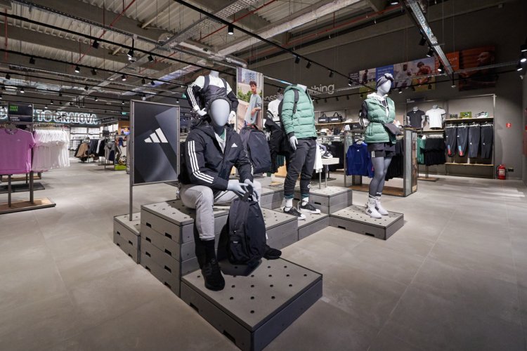 ADIDAS DESCHIDE PRIMUL MAGAZIN OUTLET DIN ZONA DE SUD-VEST A ROMÂNIEI