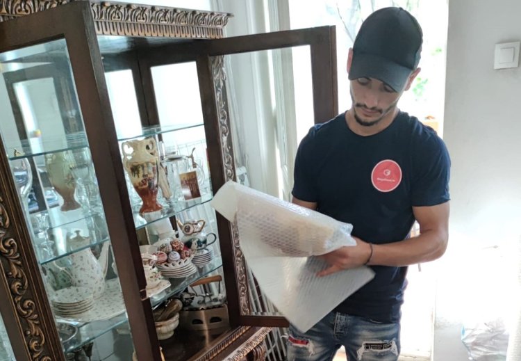 Cum să Ambalezi și să Muți Obiectele Fragile în Siguranță cu Ajutorul Specialiștilor de la MegaMove.ro