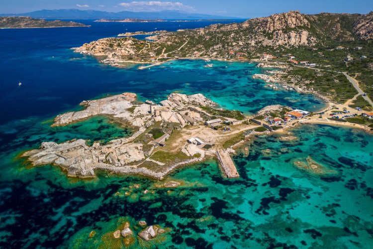 Vacanță în Sardinia: descoperă atracțiile și activitățile fascinante de pe această insulă