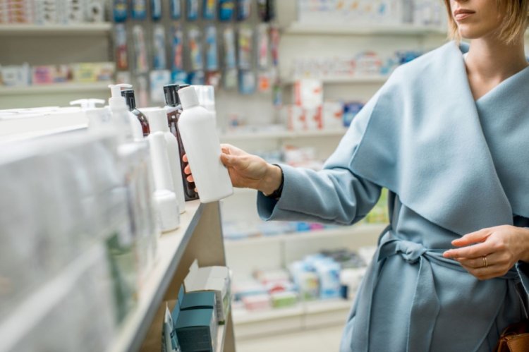 Cum să alegi șamponul potrivit împotriva căderii părului: factori de luat în considerare