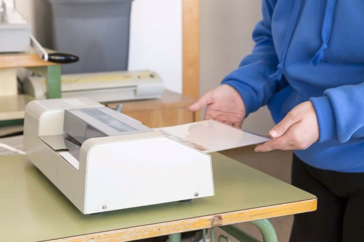 Top 5 laminatoare A4 pentru biroul tău: avantaje și dezavantaje