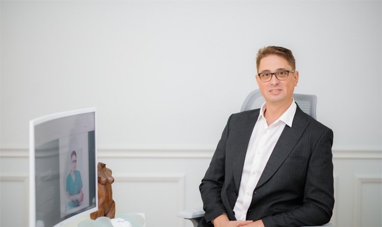 Dr. Raid Issa prezintă alternativa naturală la implanturile mamare