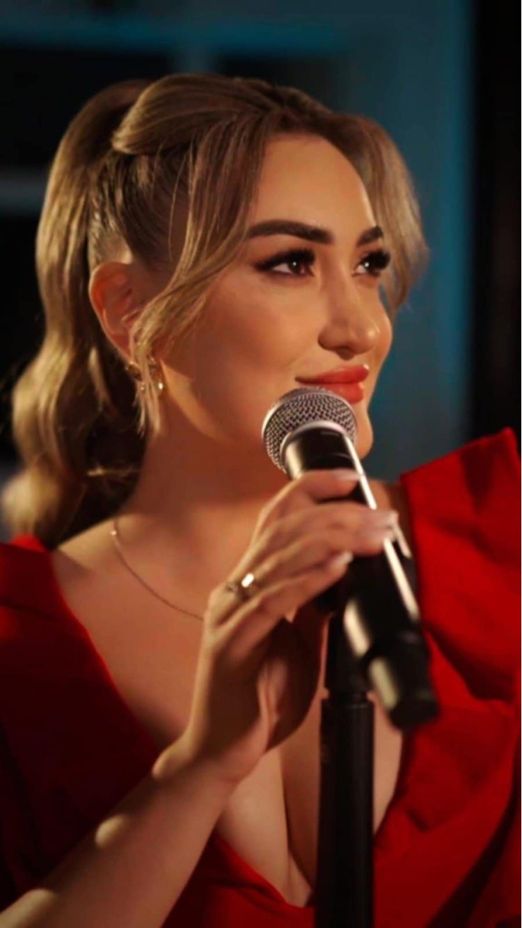 Daniela Trifoutan – Ella, renumită cântăreață în Belgia, va lansa de Ziua Îndrăgostiților o nouă melodie