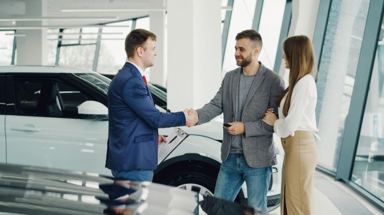 Dealer autorizat auto: de ce contează mai mult decât pare atunci când alegi o mașină